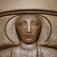 Christus im Tympanon der Tür "Porta Coeli" im Gebetsraum
