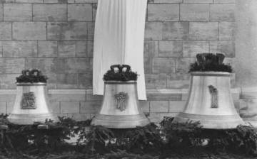 Glocken: Evangelist Johannes, Maria Magdalena, Mater Dolorosa