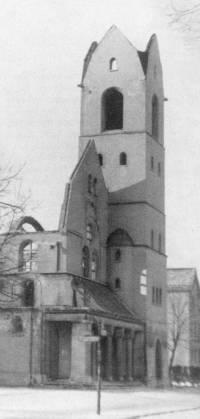 Zustand des Kirchturms von Mater Dolorosa nach dem Brand vom August 1943