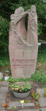 Gedenkstätte von Dr. Erich Klausener auf dem Sankt-Matthias-Friedhof