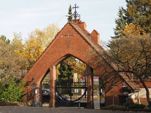 Portal des Luther-Friedhofs von innen