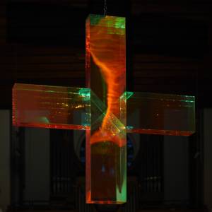 lichtkreuz.mater.dolorosa.mehrfache.reflexe.intern.b.jpg