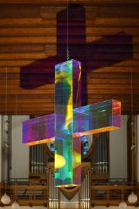 lichtkreuz.mater.dolorosa.schatten.violett.jpg