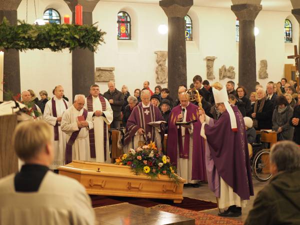 mechthild.haller.requiem.md.entlassung.1.jpg
